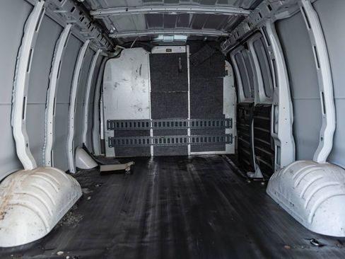 Used 2021 Chevrolet Express 3500 w/ Driver Convenience Package image 9