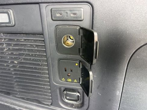 Used 2025 Ford Expedition Platinum AWD/4WD image 8
