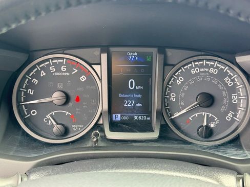 Used 2023 Toyota Tacoma TRD Sport image 29