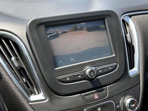 Used 2016 Chevrolet Malibu LT FWD image 23