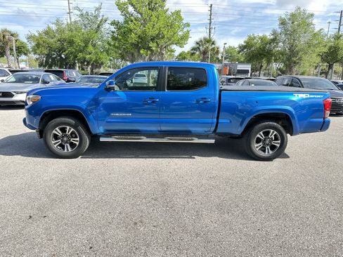 Used 2017 Toyota Tacoma TRD Sport w/ Tow Package image 3