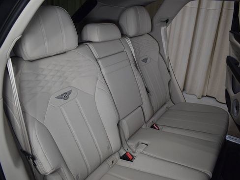 New 2025 Bentley Bentayga AWD/4WD image 19