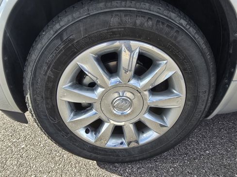 Used 2014 Buick Enclave Leather image 9