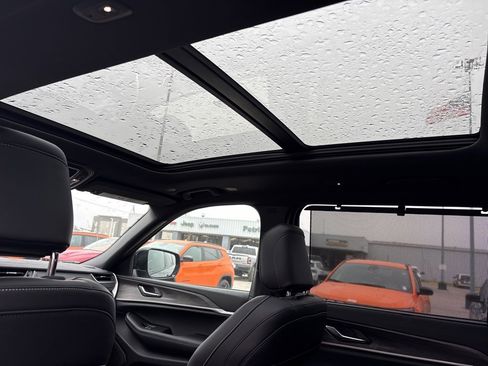 New 2025 Jeep Grand Cherokee L Limited w/ Luxury Tech Group II image 23