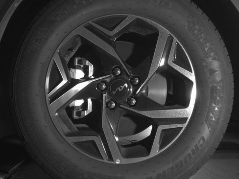 Used 2025 Kia Sportage LX image 12