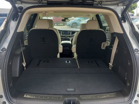 Used 2023 Buick Enclave Essence FWD image 8