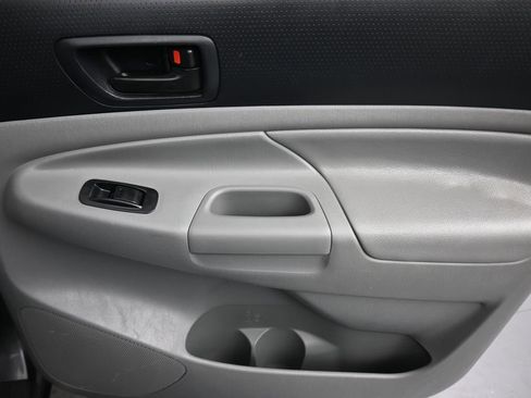 Used 2014 Toyota Tacoma Base w/ SR5 Package image 35