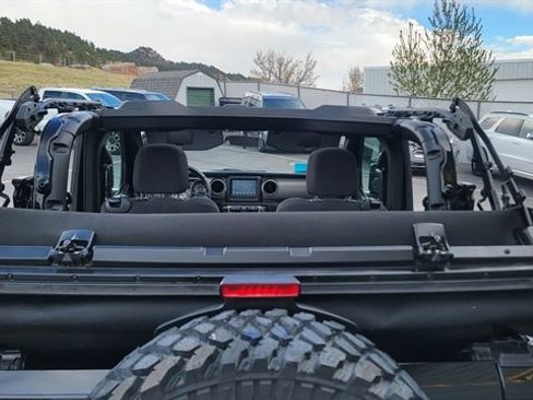 Used 2022 Jeep Wrangler Sport image 21