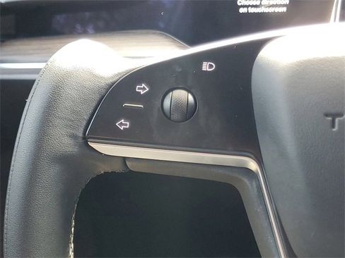 Used 2023 Tesla Model X image 21