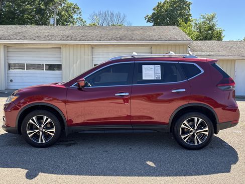 Used 2020 Nissan Rogue SV w/ Sun & Sound Touring Package AWD/4WD image 11