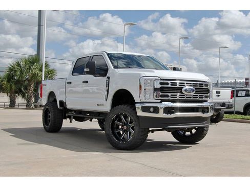 Used 2024 Ford F250 XLT AWD/4WD image 1