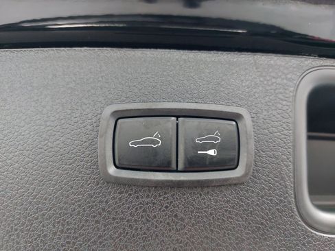 Used 2024 Porsche Macan image 15