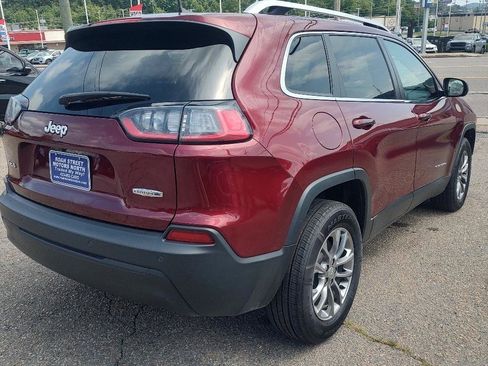 Used 2019 Jeep Cherokee Latitude Plus w/ Cold Weather Group AWD/4WD image 3