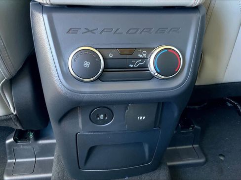 New 2026 Ford Explorer Active w/ Active Comfort Package image 18