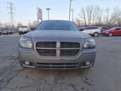 Used 2005 Dodge Magnum R/T w/ Convenience Group II image 2
