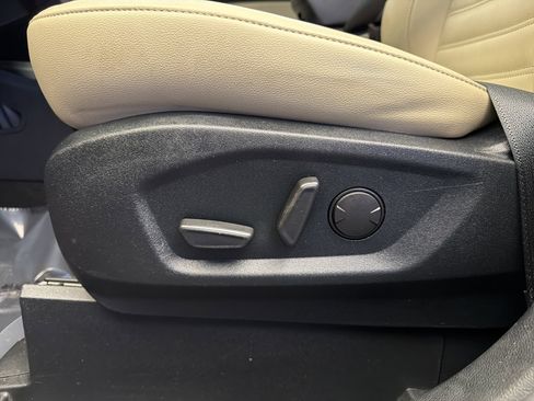 Used 2020 Ford Edge SEL w/ Convenience Package image 12