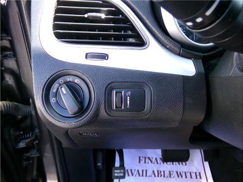 Used 2018 Dodge Journey SE w/ Blacktop Package image 25