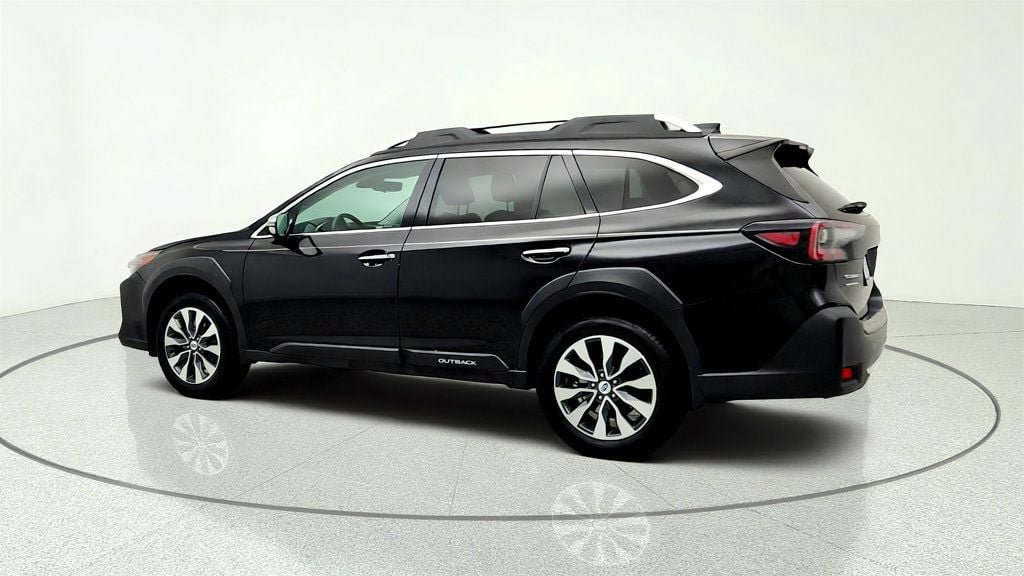 Used 2023 Subaru Outback Touring AWD/4WD image 7