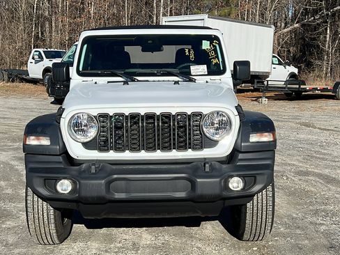 Used 2024 Jeep Wrangler Sport S image 3