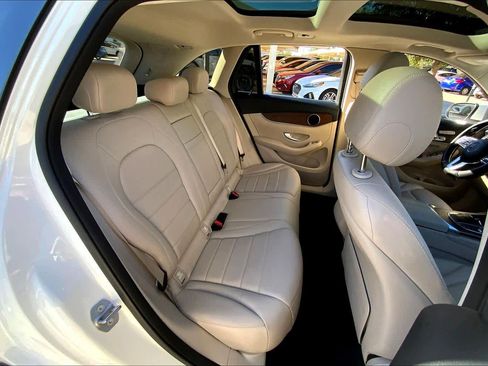 Used 2021 Mercedes-Benz GLC 300 4MATIC image 19