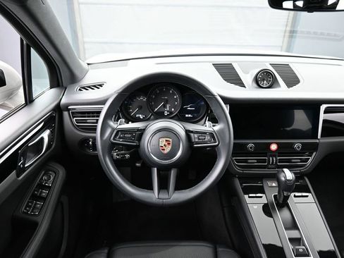 Certified 2023 Porsche Macan Turbo AWD/4WD image 17