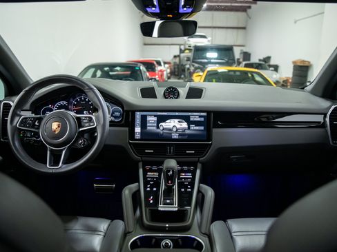 Used 2019 Porsche Cayenne S AWD/4WD image 11