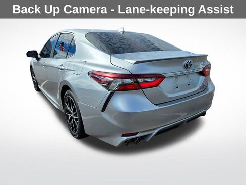 Used 2021 Toyota Camry SE image 6