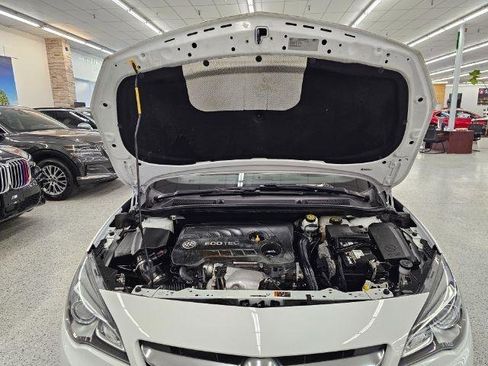 Used 2019 Buick Cascada Premium image 38