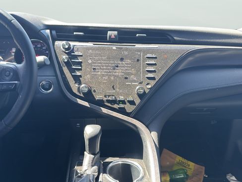 Used 2019 Toyota Camry XSE w/ Navigation Package FWD image 15