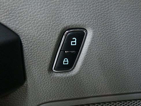 Used 2020 Ford F250 XLT w/ Snow Plow Prep Package image 68