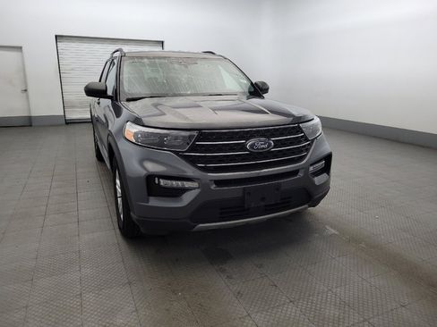 Used 2024 Ford Explorer XLT w/ Equipment Group 202A image 14