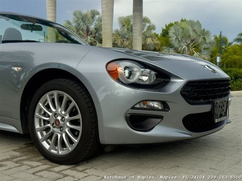 Used 2017 FIAT 124 Spider Classica RWD image 9