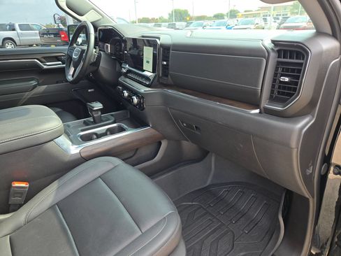 Used 2024 GMC Sierra 1500 SLT RWD image 28