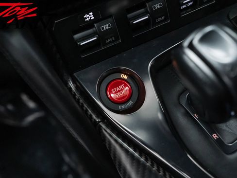 Used 2018 Nissan GT-R Premium image 44