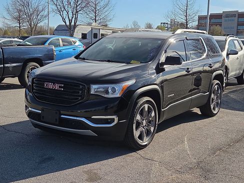 Used 2019 GMC Acadia SLT w/ LPO, Black Accent Package image 2