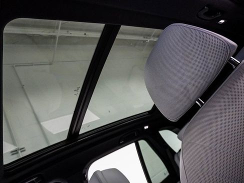 Used 2024 BMW X5 xDrive50e image 8