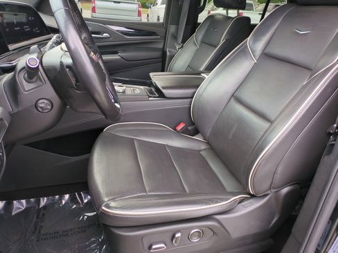 Used 2024 Cadillac Escalade Sport RWD image 16