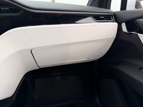 Used 2018 Tesla Model X 100D image 16