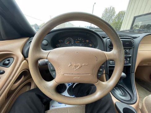 Used 1998 Ford Mustang Coupe image 13