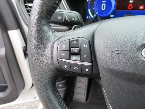 Used 2020 Ford Escape Titanium image 17