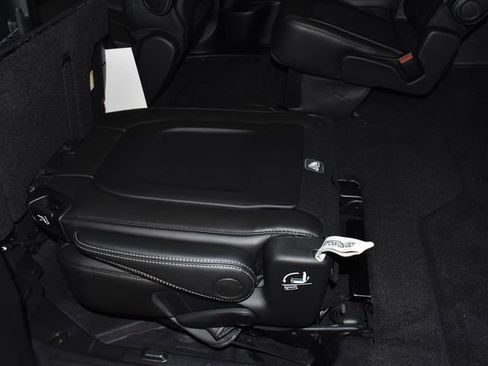 New 2026 Chrysler Pacifica Select image 28