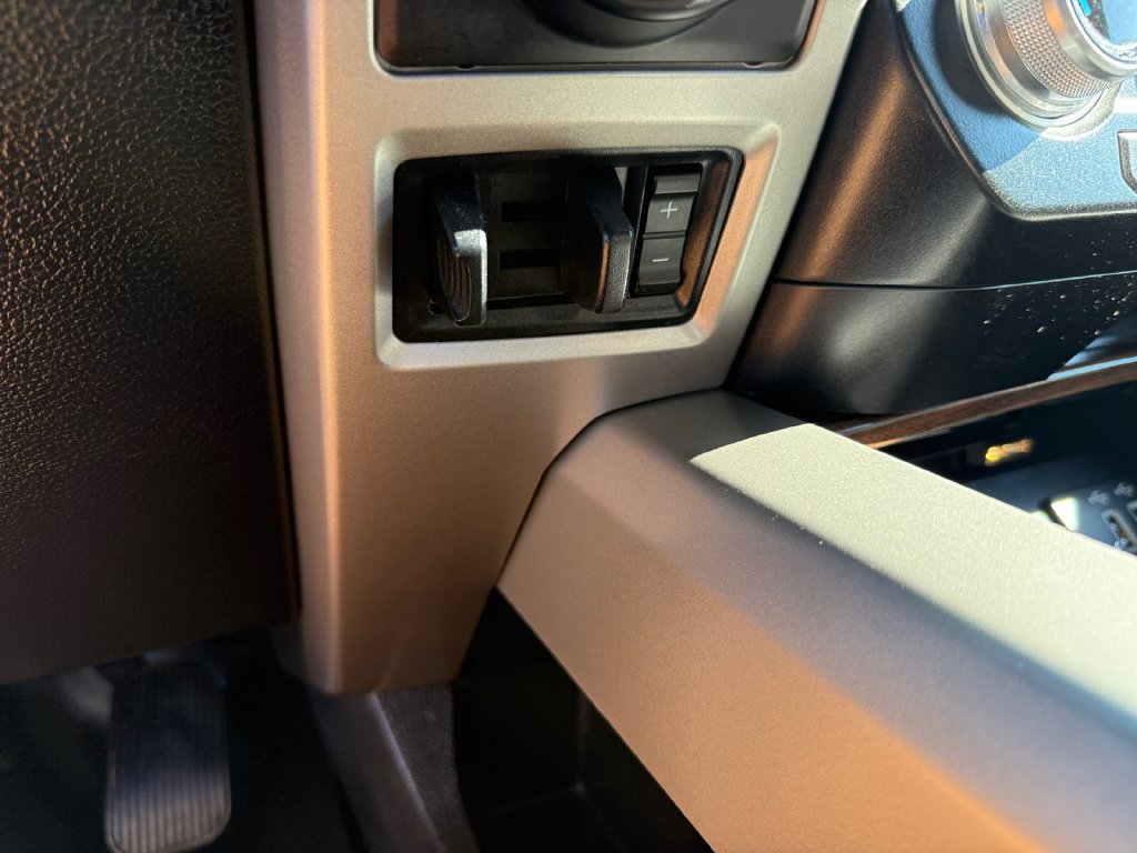 Used 2016 Ford F150 Lariat AWD/4WD image 23