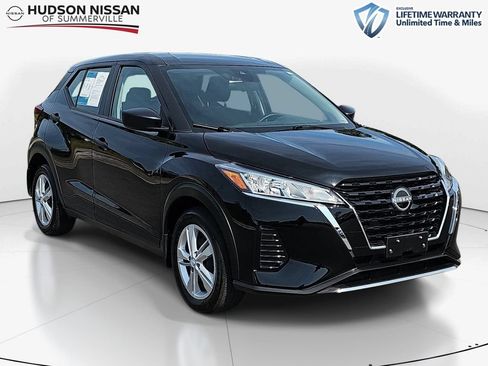 Used 2024 Nissan Kicks S FWD image 1