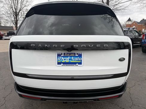 Used 2023 Land Rover Range Rover Long Wheelbase SE image 4