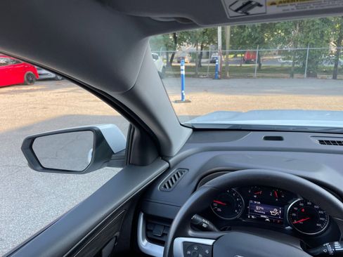 Used 2024 GMC Terrain SLE image 33