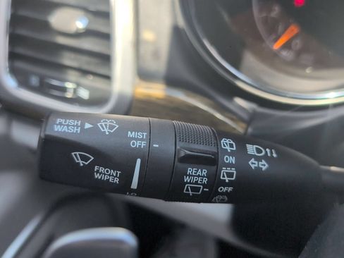 Used 2019 Jeep Grand Cherokee Summit AWD/4WD image 15