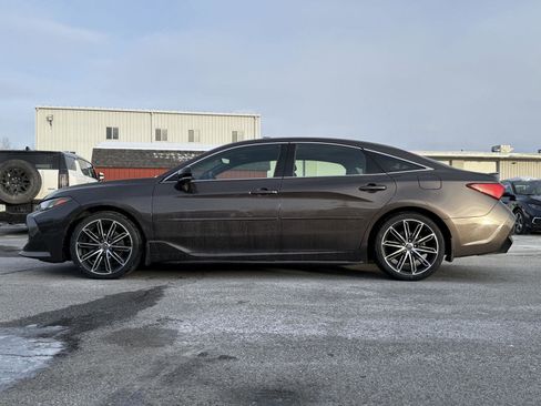 Used 2019 Toyota Avalon Touring image 8