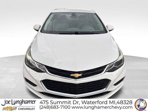 Used 2016 Chevrolet Cruze LT w/ Convenience Package FWD image 8