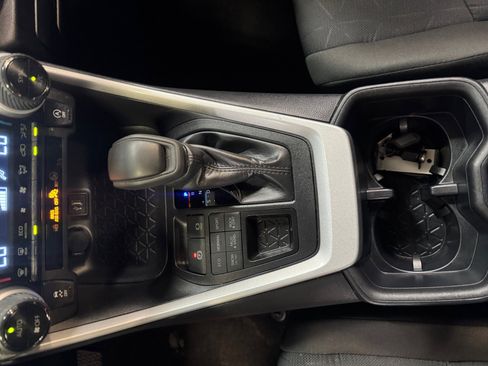 Used 2025 Toyota RAV4 XLE AWD/4WD image 15