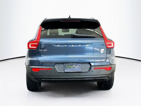 Used 2022 Volvo XC40 P8 Recharge Plus image 7